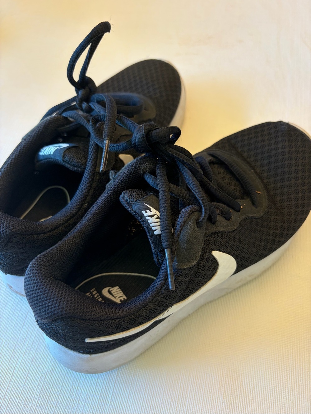 Youth size 5 Nike Black Mesh Sneakers with White Swoosh - Picture 2 of 5